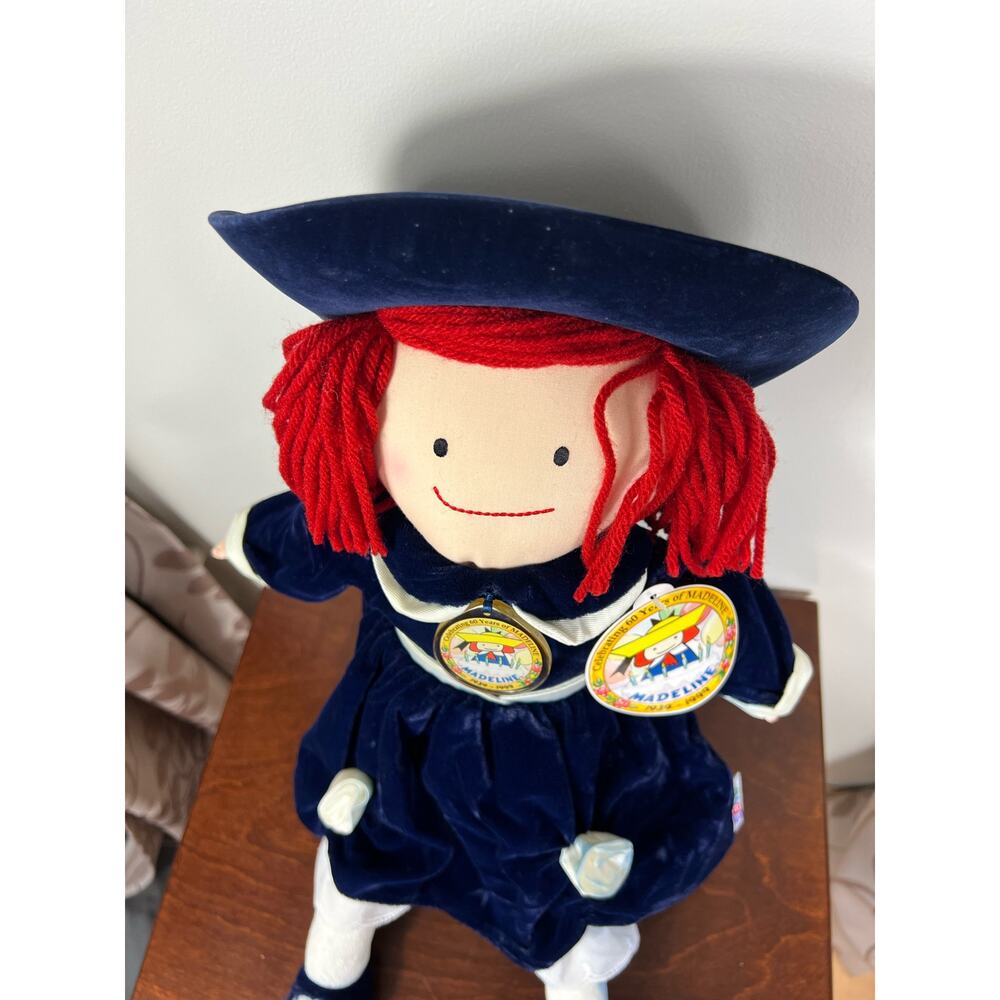 Vintage Madeline Doll Celebrating 60 Years 1939-1999 with stand - Picture 4 of 11